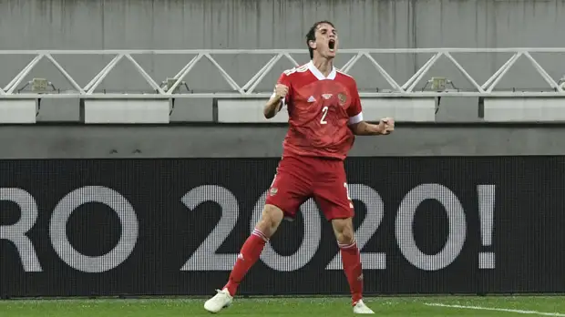 Канчельскис заявил, что Фернандеса пока некем заменить в сборной России по футболу