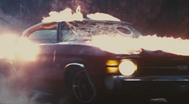 Горящий camaro