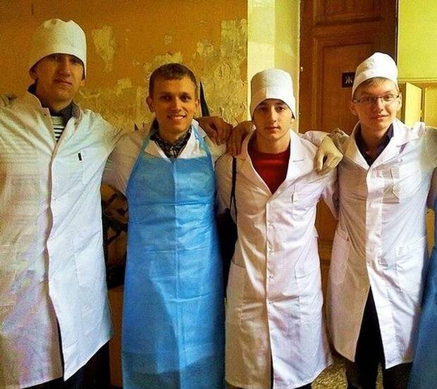 Автор ролика - третий слева