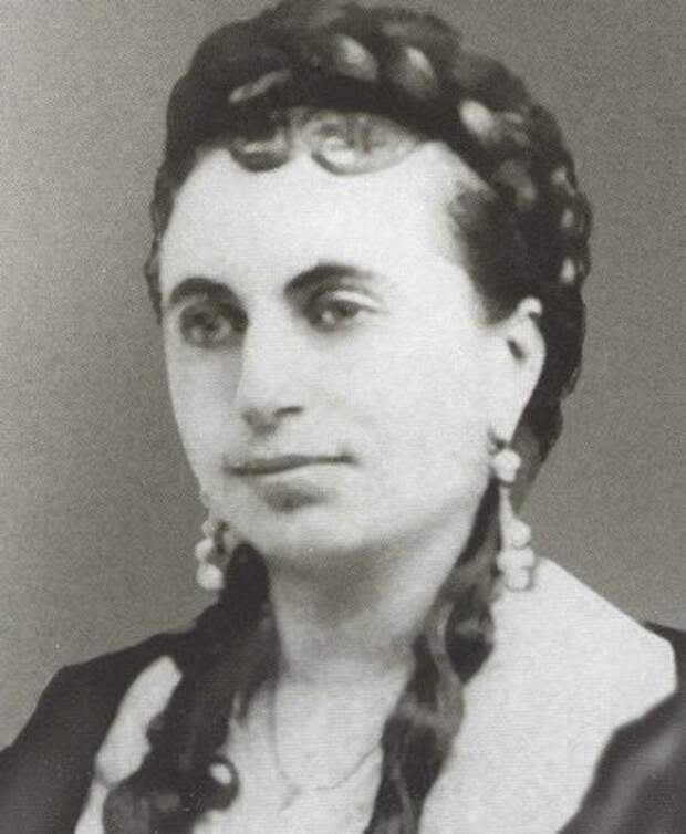 Мари-Александрин Дюма, дочь писателя.