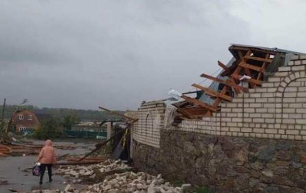 Разрушены даже стены: в Кировограде мощный ураган разнёс дома в считаные минуты (ФОТО, ВИДЕО) | Русская весна