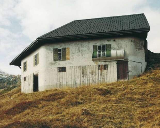 Секретные бункеры, замаскированные под швейцарские виллы