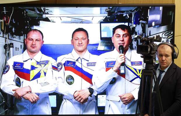 Космонавты «Роскосмоса» обратились к россиянам с МКС