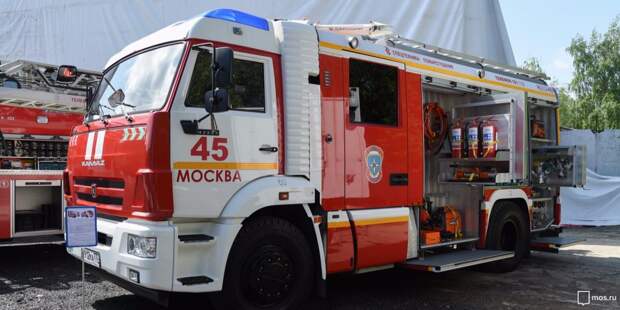 В подъезде дома на Туристской ликвидировали возгорание мусора