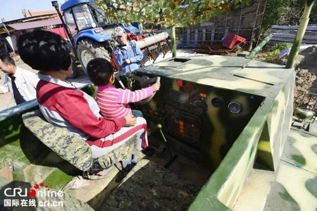 С простым управлением танка справится даже ребенок. | Фото: odditycentral.com.