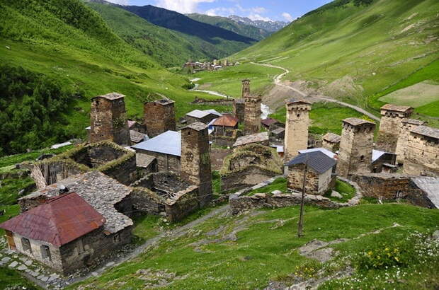 Старинные каменные башни Сванетии (Грузия) Старинные каменные башни Сванетии (Грузия)