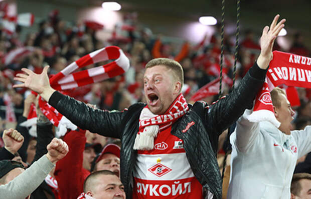 В заключительном домашнем матче сезона Спартак обыграл Терек со счетом 3:0.