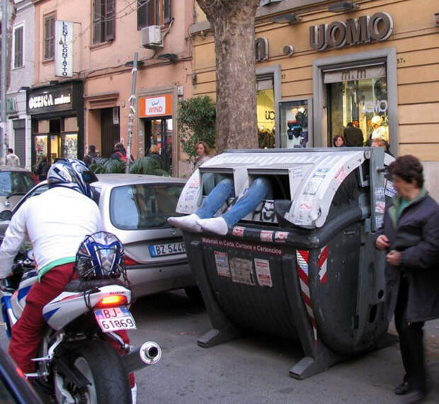 Странные городские скульптуры Марка Дженкинса