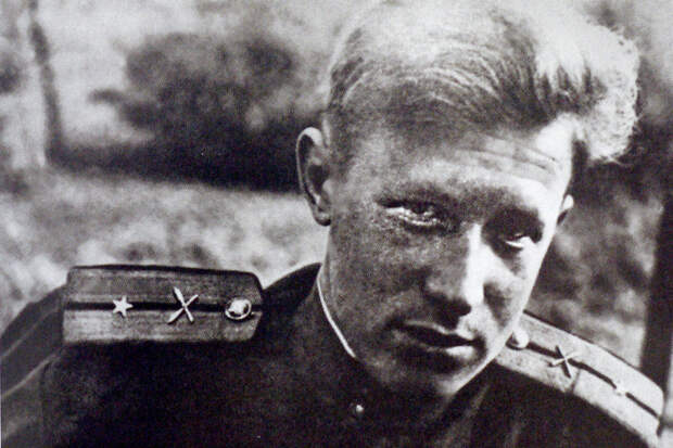 Первый орден лейтенант Дроздов получил в Берлине в апреле 1945 года. Фото: Иллюстрация из личного архива Николая Долгополова