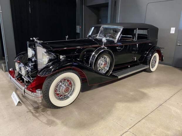 10. Packard Twelve Individual Custom Convertible Sedan by Dietrich 1933 года продан за $819,000 (64 300 000 руб.).