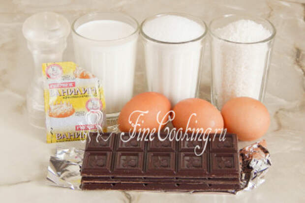 В рецепт шоколадно-кокосового торта Исанна входят следующие ингредиенты: кокосовая стружка, куриные яйца, сахарный песок, шоколад, сливки, а также по щепотке соли и ванилина