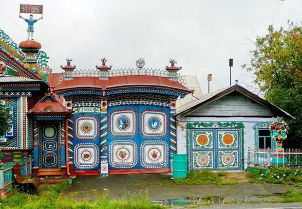 3-Необычный дом кузнеца Сергея Кириллова (700x485, 171Kb)