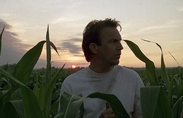 Кадр из кинофильма «Поле его мечты».