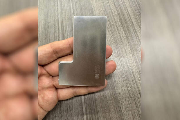 Инсайдер Majin Bu показал необычную батарею iPhone 16 в металлическом корпусе