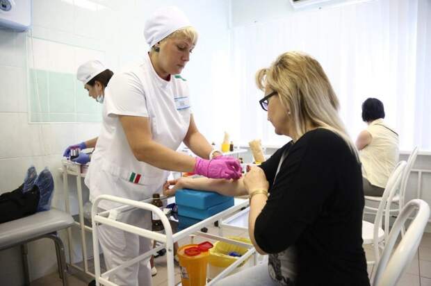 100 тыс москвичей привились от гриппа в первые дни вакцинации. Фото Артур Новосильцев