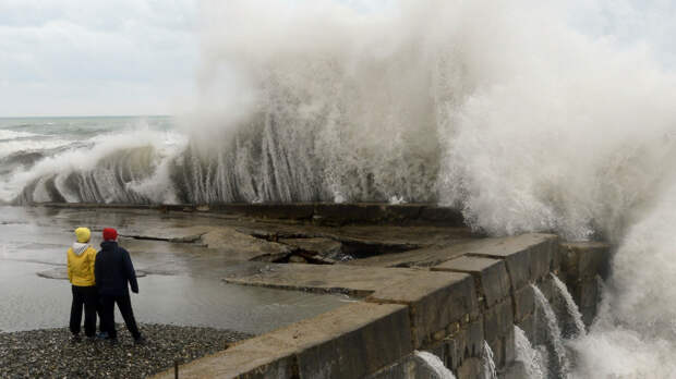 «Шторм века»: последствия непогоды на пляже в Сочи