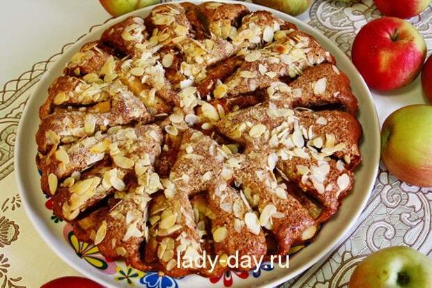 Яблочный пирог на сметане - вкуснее шарлотки,