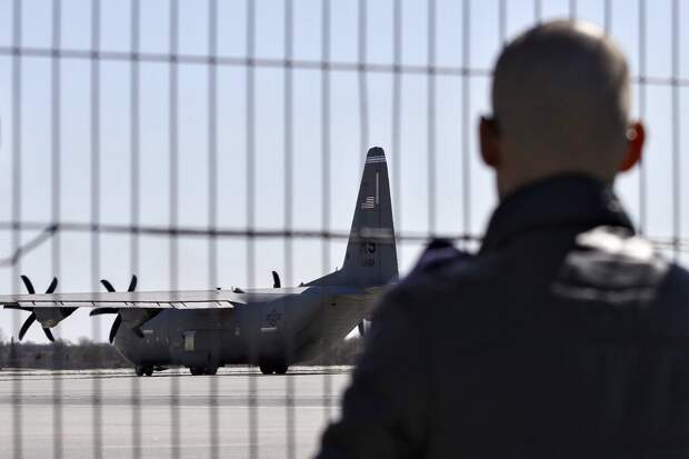 США провели спецоперацию в Иране — ищут экипаж сбитого F-15E, КСИР заявляет о пленении пилота