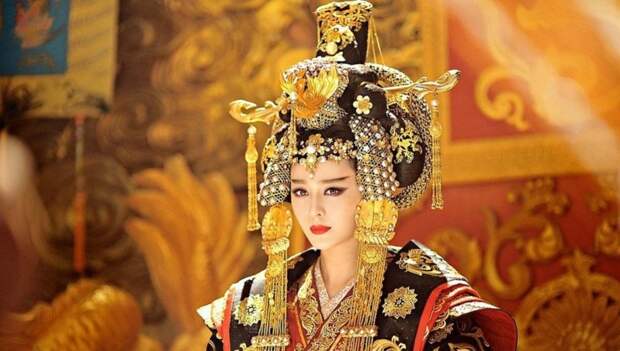 История У Цзэтянь — наложницы, ставшей единственной женщиной-императором Китая