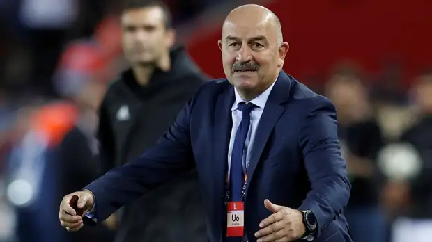 Черчесов рассказал о повышенном внимании к себе на конференции ФИФА в Лондоне