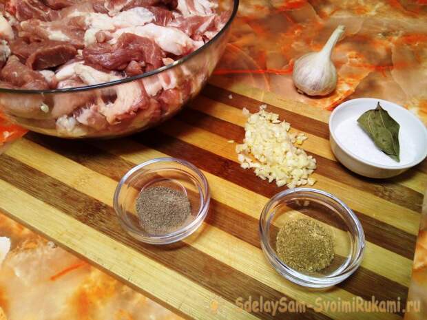Простой рецепт вкусной домашней колбасы