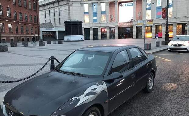 В Санкт-Петербурге продают автомобиль с невероятной историей В Санкт-Петербурге продают автомобиль с невероятной историей