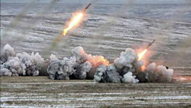 Стрельба из систем залпового огня ТОС-1А Стрельба из систем залпового огня ТОС-1А