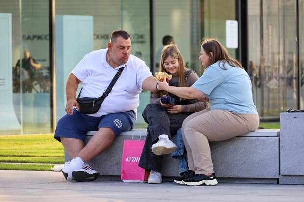 Дисфория и депрессия: Почему лишние килограммы вредны для здоровья