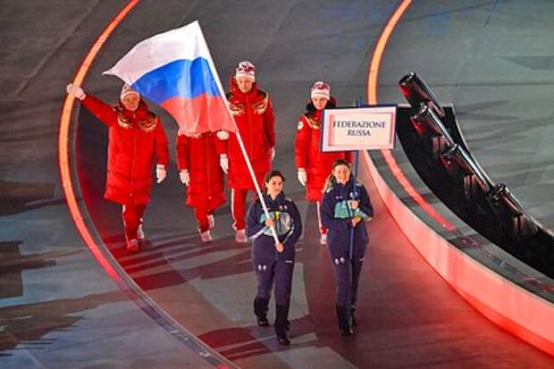 Российская команда с флагом вышла на церемонию открытия Паралимпиады‑2026