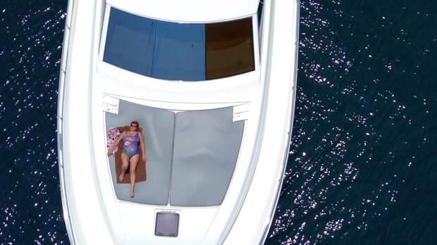 Богатые тоже плачут: 3 причины, почему успех не гарантирует счастья