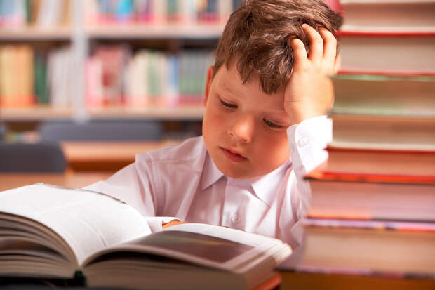 Психолог Кононова: детям до 10 лет тяжелее других идти в школу после каникул