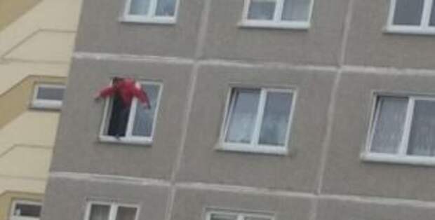 Московский школьник выпрыгнул из окна
