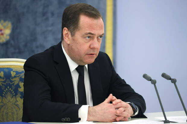 Медведев назвал Украину доминионом США и НАТО
