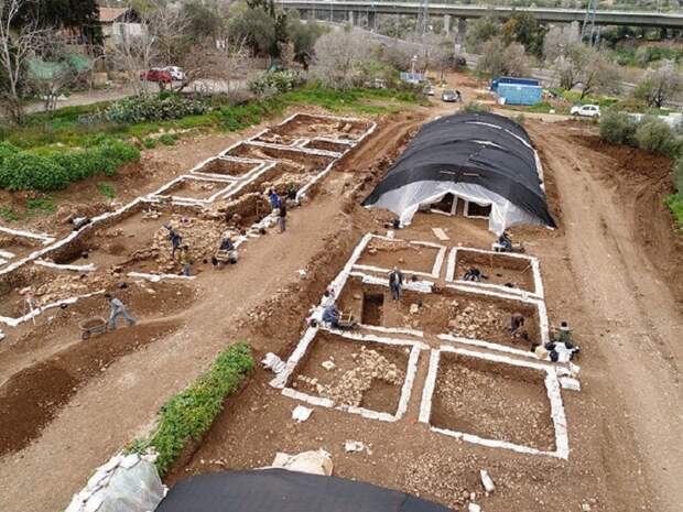 На территории найдены не только жилые дома, но и культовые сооружения и общественные здания (Motza, Израиль). | Фото: cn.com.ua.