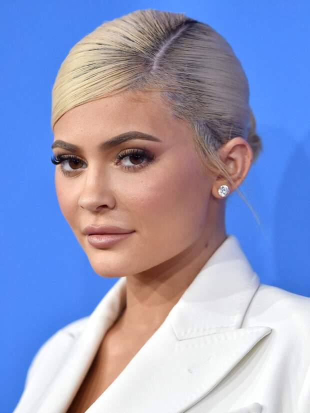 Kylie Jenner's hairstylist Chris Appleton dyed her hair pink