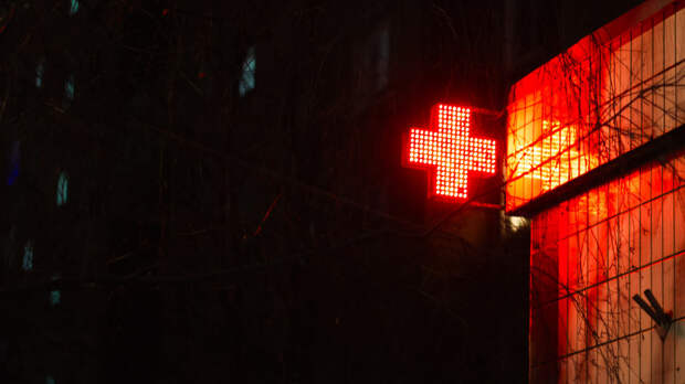 Женщина рассказала, как помогала ловить выпавшего из окна ребёнка в Петербурге