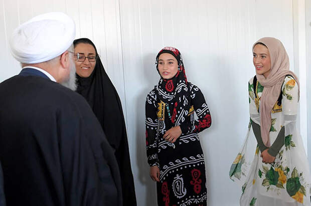 Жительницы Ирана на встрече с президентом страны Хасаном Рухани