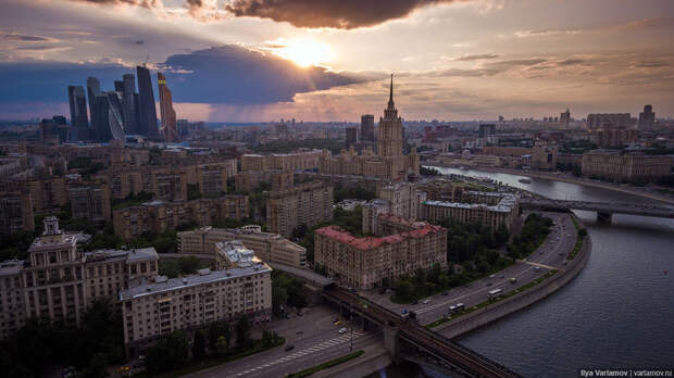 Полет над Москвой