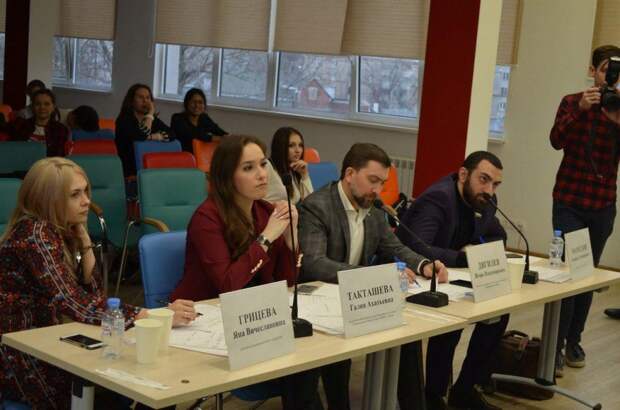 Окружной этап дебатов «Мастер слова». Фото: открытый источник