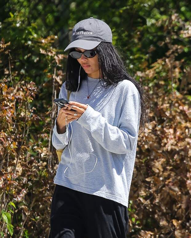 Раскрыта стоимость помолвочного кольца Зои Кравиц