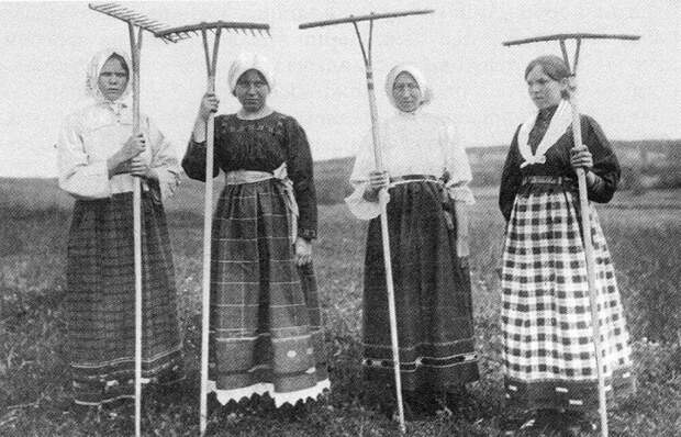 Почему крестьянки в дореволюционной России выглядели в 30 лет на 40, а в 60 лет... тоже на 40