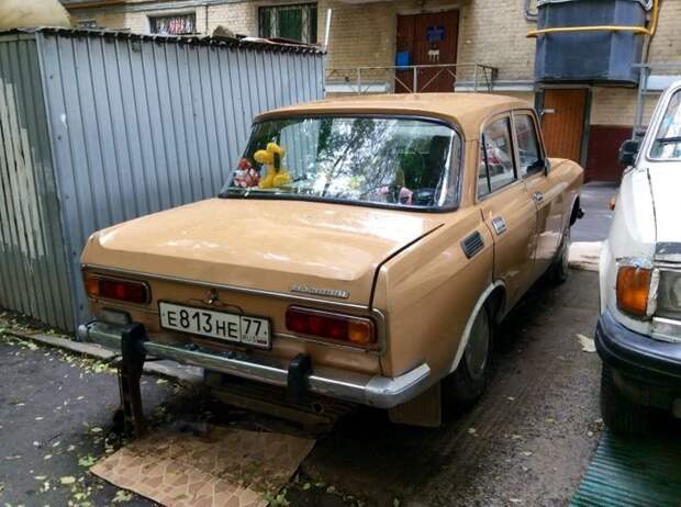 Автомобили, которые нашли во время сноса московских гаражей barn find, авто, автомир, автомобили, гараж, находка, олдтаймер, ретро авто