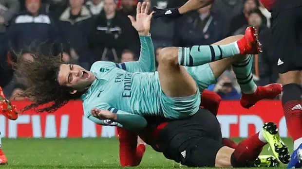 Гендузи пошутил, что Феллайни дёрнул его за волосы из зависти