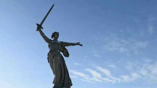 Посол ФРГ почтил память советских солдат на Мамаевом кургане