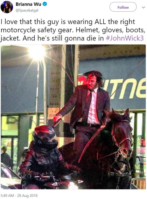 Киану на коне