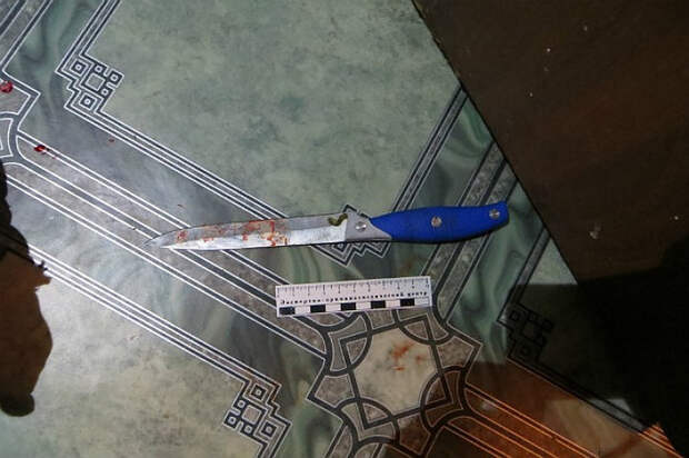 Нож одного из нападавших. Фото: © L!FE