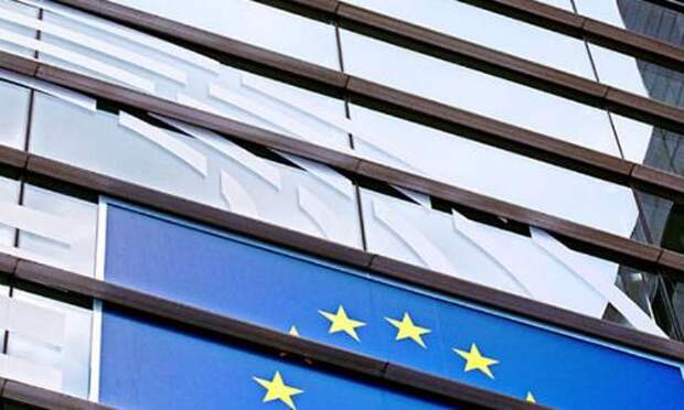 В Европарламенте предложили вызвать санитаров латвийским чиновникам из-за отношения к русскому языку