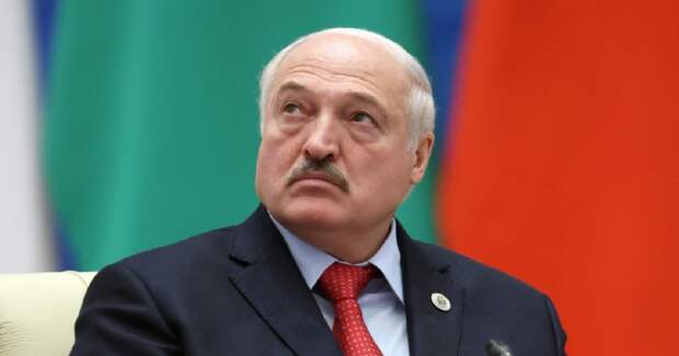 Лукашенко прокомментировал потерю равновесия на ступеньках на саммите СНГ Лукашенко прокомментировал потерю равновесия на ступеньках на саммите СНГ