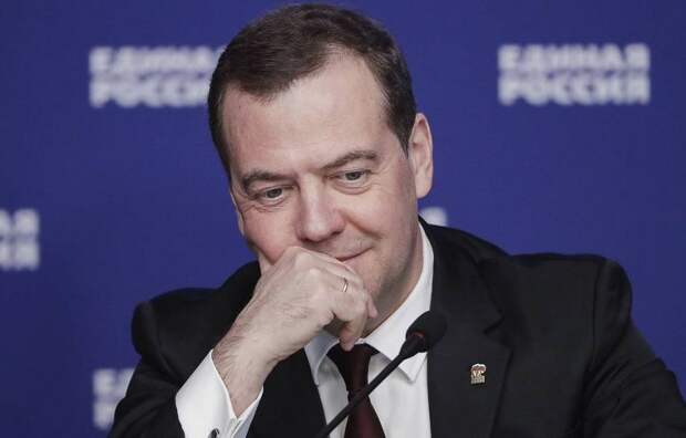 «Хотят вернуться, но боятся»: Медведев рассказал о желании западных компаний вернуться в Россию «Хотят вернуться, но боятся»: Медведев рассказал о желании западных компаний вернуться в Россию