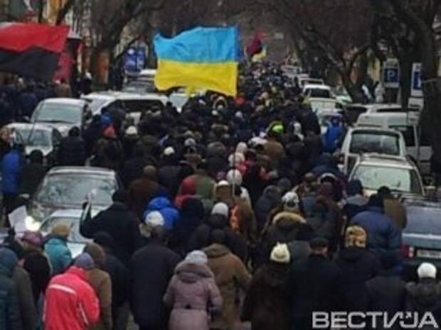 Самооборона вышла в Киеве на акцию, посвященную годовщине Евромайдана
